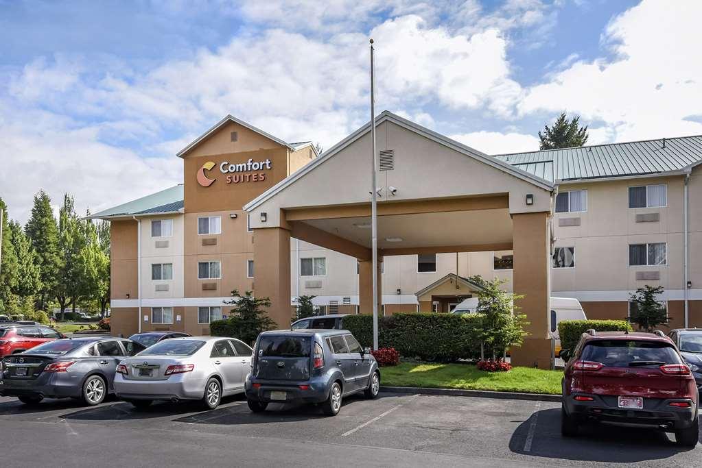 Comfort Suites Portland Airport Exterior photo