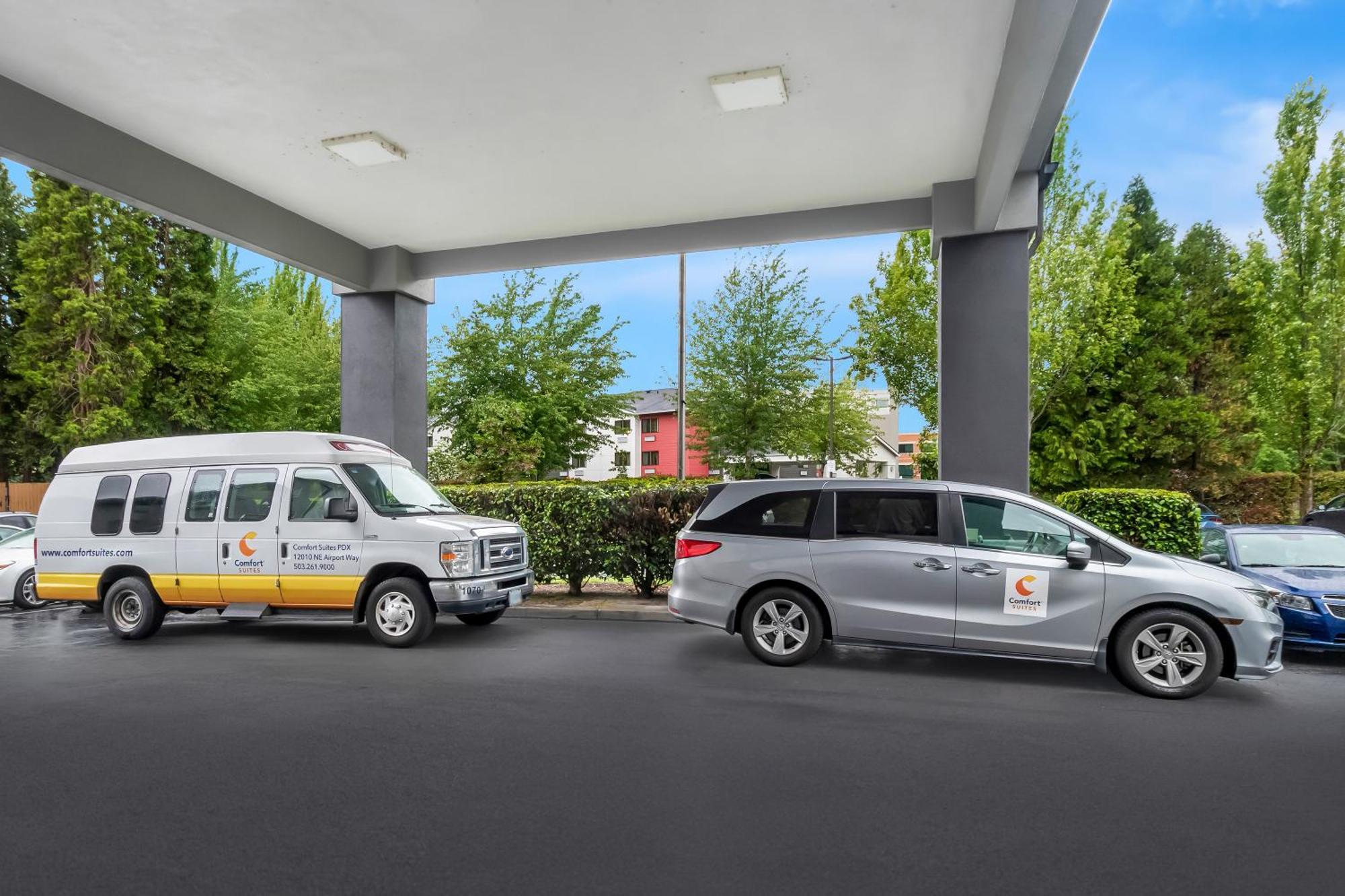 Comfort Suites Portland Airport Exterior photo