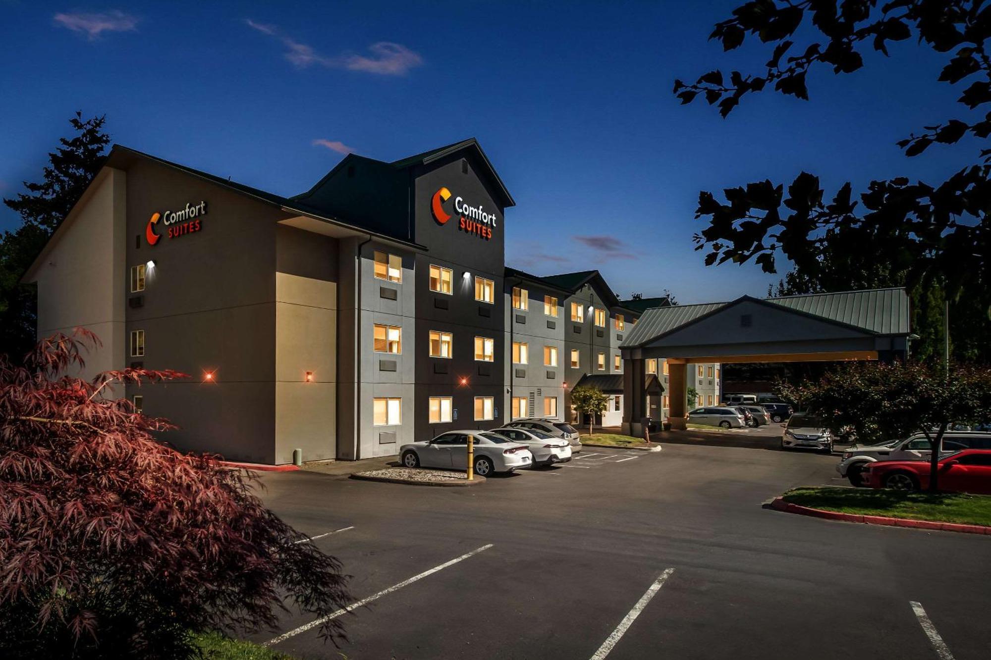 Comfort Suites Portland Airport Exterior photo