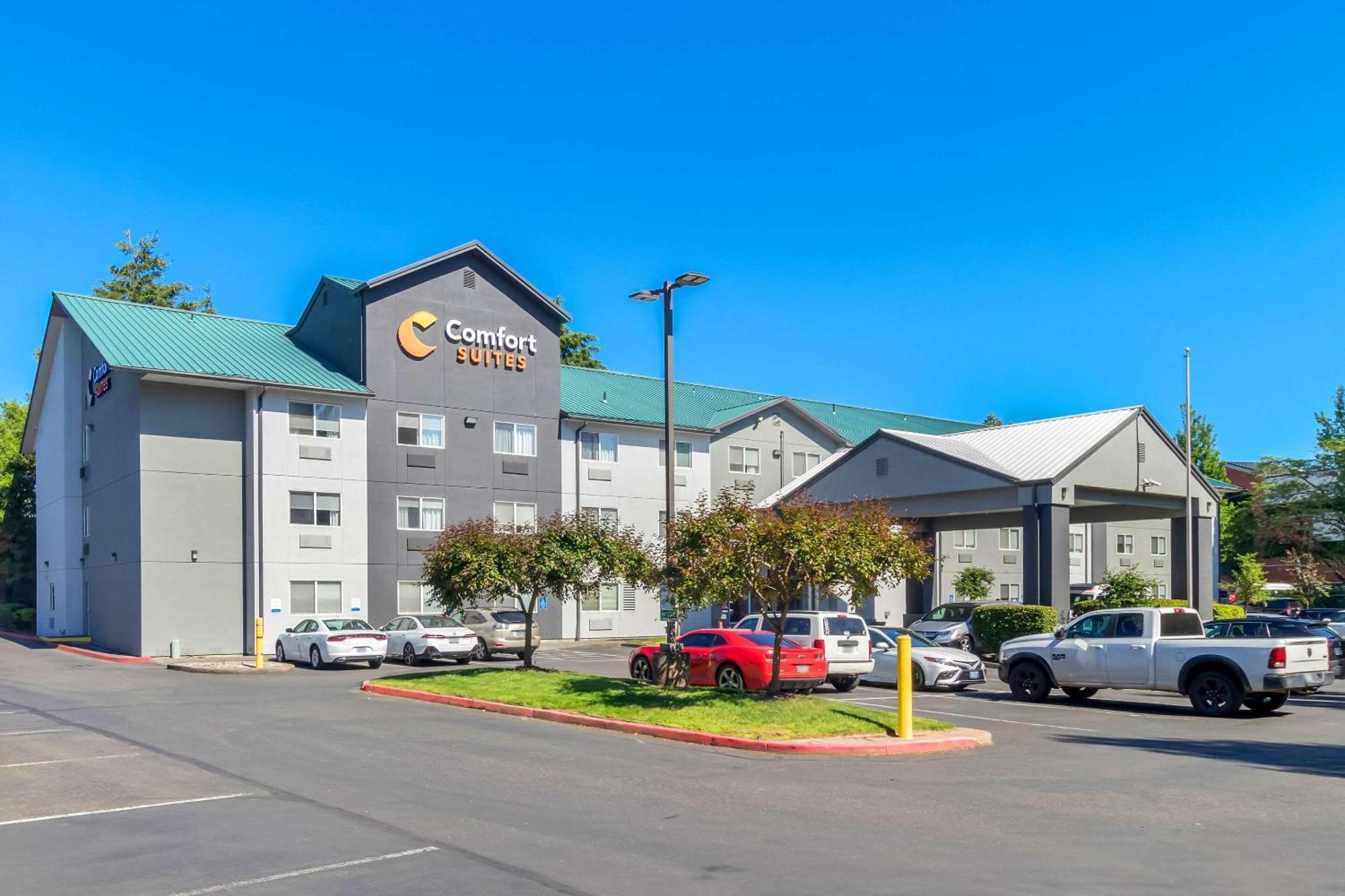 Comfort Suites Portland Airport Exterior photo